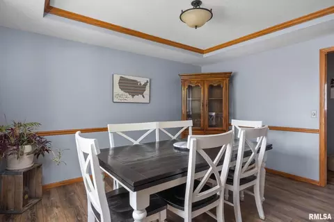 704 Fox Ridge Rd, Eldridge, IA 52748 photo 8