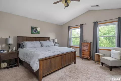 704 Fox Ridge Rd, Eldridge, IA 52748 photo 19