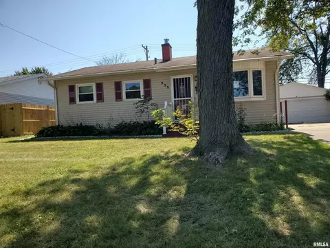 938 38th Ave, East Moline, IL 61244