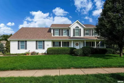 5171 Brentwood Dr, Bettendorf, IA 52722