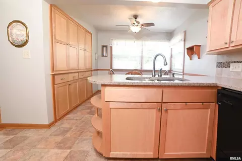 3812 19th Ave, Moline, IL 61265 photo 15