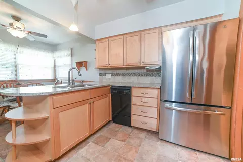 3812 19th Ave, Moline, IL 61265 photo 16