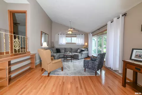 3812 19th Ave, Moline, IL 61265 photo 3