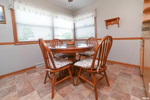 3812 19th Ave, Moline, IL 61265 photo 7