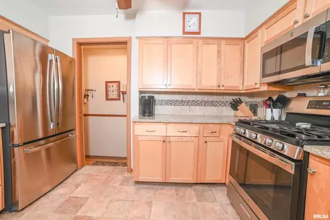 3812 19th Ave, Moline, IL 61265 photo 17