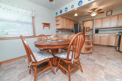 3812 19th Ave, Moline, IL 61265 photo 6