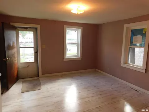 617 4th Ave, Moline, IL 61265 photo 4