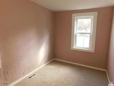 617 4th Ave, Moline, IL 61265 photo 10