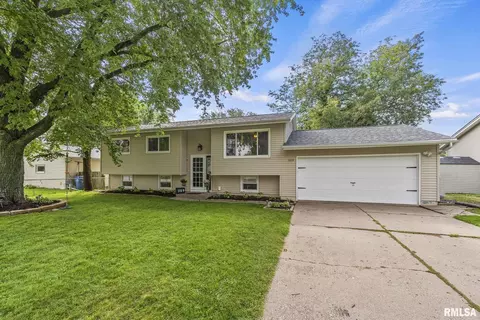 309 W 46th St, Davenport, IA 52806