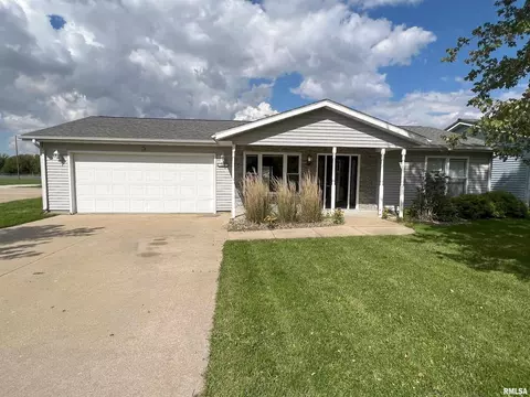 106 N Meadow Ln, Annawan, IL 61234