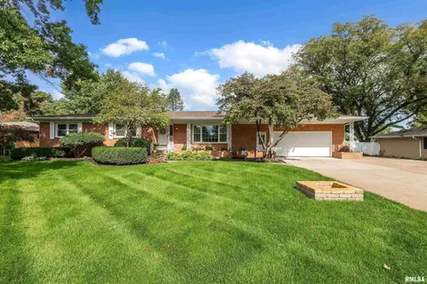 2502 E 41st St, Davenport, IA 52807