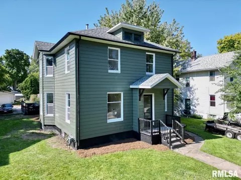 2024 Grand Ave, Davenport, IA 52803