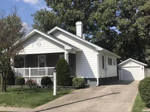 1204 Rockwell St, Kewanee, IL 61443