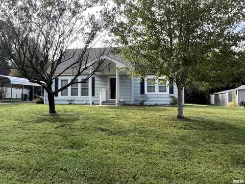 1303 Charles St, Carterville, IL 62918