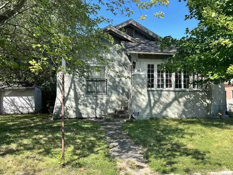 113 W Maple St, Herrin, IL 62948