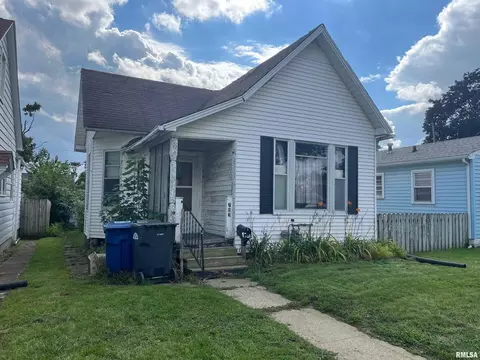 763 12th Ave S, Clinton, IA 52732