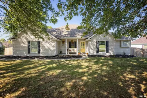 2700 Hickory Ln, Marion, IL 62959