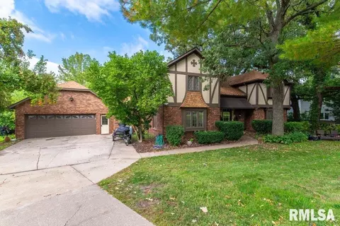 1840 Harding Ct, Bettendorf, IA 52722