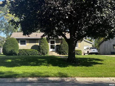 215 S Main St, Cambridge, IL 61238