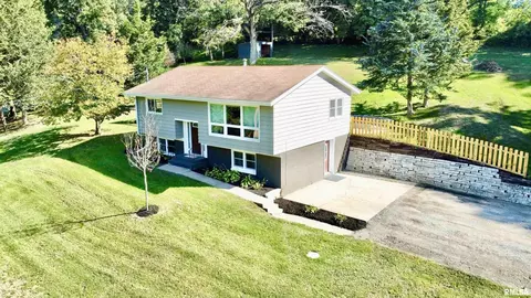 24159 180th St, Bettendorf, IA 52722