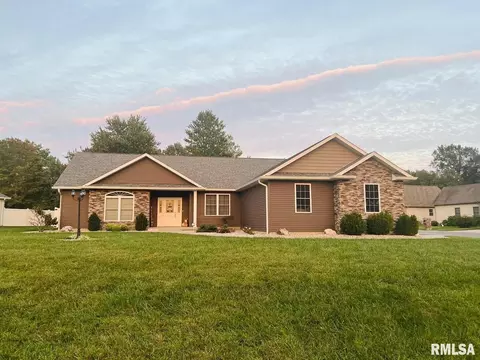2000 Merlin Ct, Carterville, IL 62918