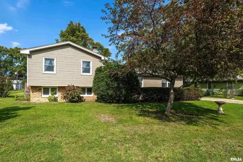 727 Oaklawn Ave, East Moline, IL 61244