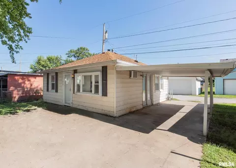 730 21st St, East Moline, IL 61244