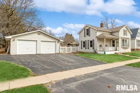 1906 13th St, Viola, IL 61486
