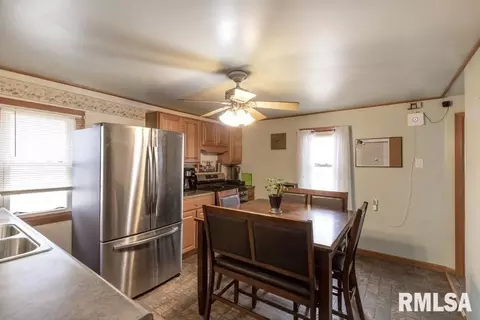1906 13th St, Viola, IL 61486 photo 6