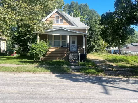 921 7th St, Rock Island, IL 61201