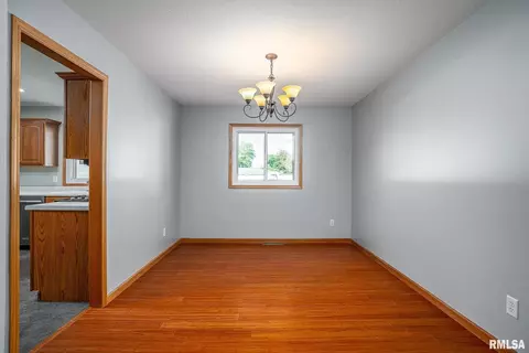809 25th Avenue Ct, Silvis, IL 61282 photo 9