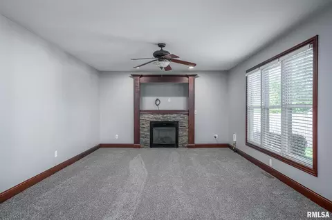 809 25th Avenue Ct, Silvis, IL 61282 photo 5