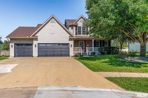 809 25th Avenue Ct, Silvis, IL 61282