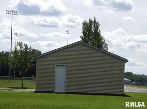 12 Th St, Fulton, IL 61252