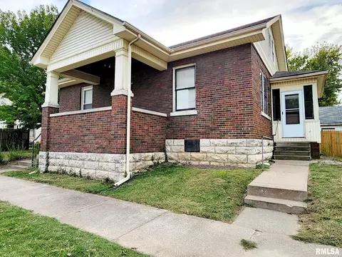 924 S 11th St, Quincy, IL 62301