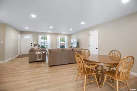 1203 Evergreen Pl, Marion, IL 62959 photo 4