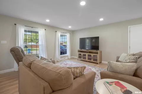 1203 Evergreen Pl, Marion, IL 62959 photo 5