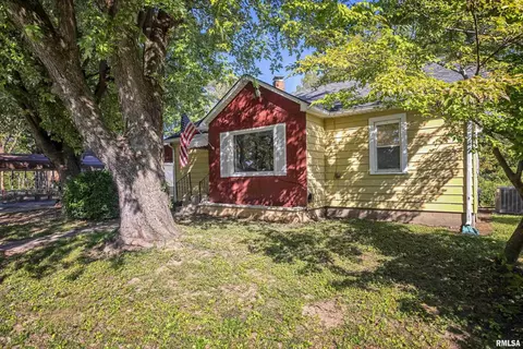 403 E Lincoln St, Pinckneyville, IL 62274