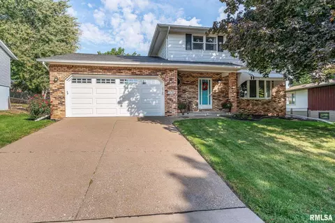 2496 E Dale Ct, Bettendorf, IA 52722