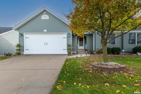 2127 W 59th St, Davenport, IA 52806