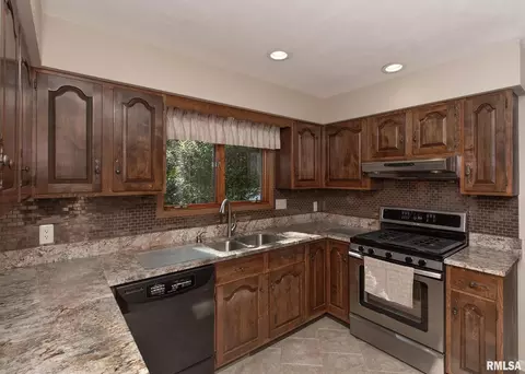 3812 16th Ave, Moline, IL 61265 photo 9