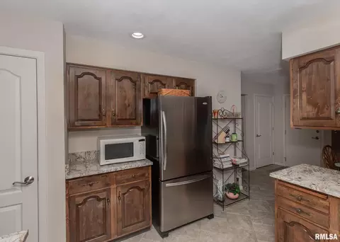 3812 16th Ave, Moline, IL 61265 photo 10