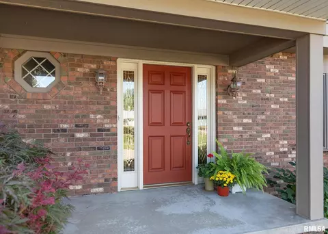 3812 16th Ave, Moline, IL 61265 photo 2
