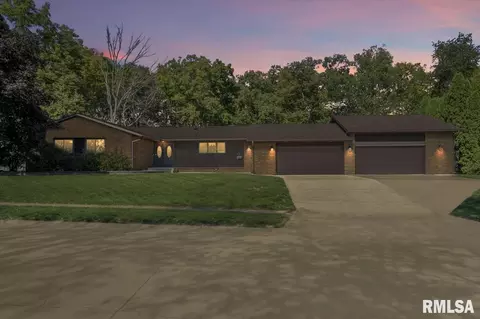 1517 18th Ave, Silvis, IL 61282