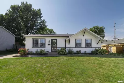 3710 Wakonda Dr, Bettendorf, IA 52722