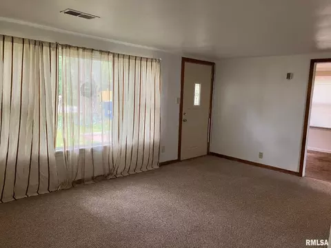 332 16th Ave, Silvis, IL 61282 photo 5