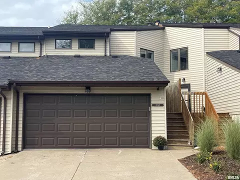 4050 Prairie Ln, Bettendorf, IA 52722