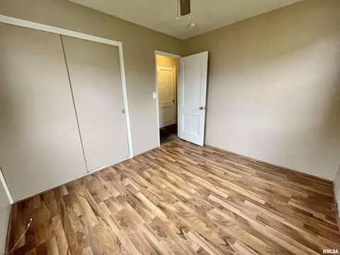 1011 40th St, Moline, IL 61265 photo 12