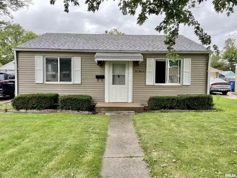 1011 40th St, Moline, IL 61265
