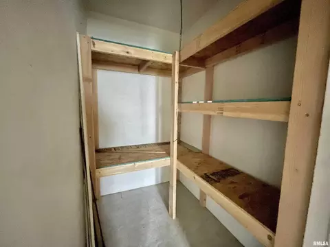 1011 40th St, Moline, IL 61265 photo 16
